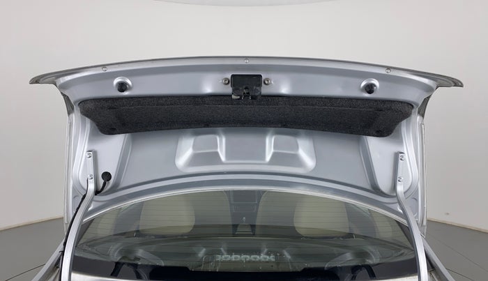 2016 Volkswagen Vento HIGHLINE 1.2 TSI AT, Petrol, Automatic, 73,673 km, Boot Door Open