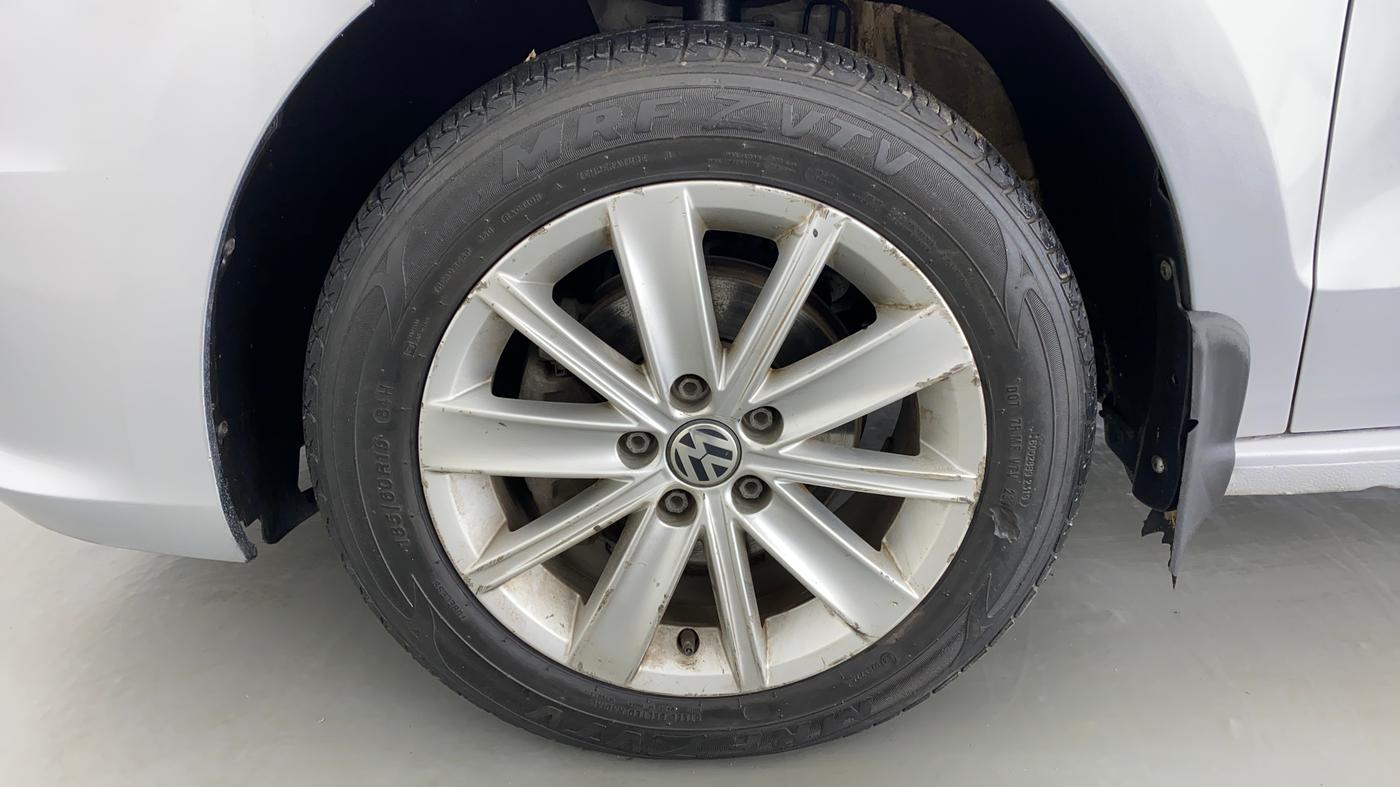 2016 Volkswagen Vento HIGHLINE 1.2 TSI AT, Petrol, Automatic, 73,673 km, Left Front Wheel