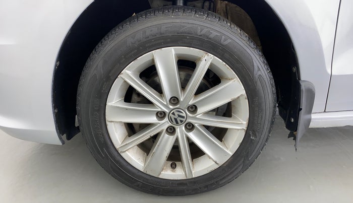 2016 Volkswagen Vento HIGHLINE 1.2 TSI AT, Petrol, Automatic, 73,673 km, Left Front Wheel