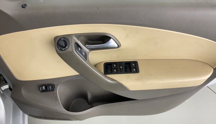 2016 Volkswagen Vento HIGHLINE 1.2 TSI AT, Petrol, Automatic, 73,673 km, Driver Side Door Panels Control