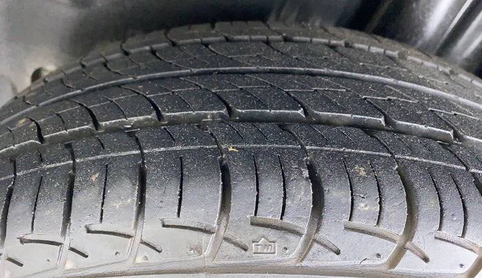 2016 Volkswagen Vento HIGHLINE 1.2 TSI AT, Petrol, Automatic, 73,673 km, Left Rear Tyre Tread