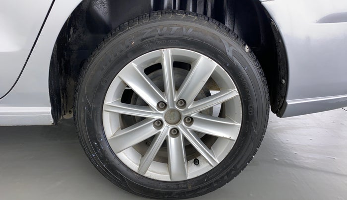 2016 Volkswagen Vento HIGHLINE 1.2 TSI AT, Petrol, Automatic, 73,673 km, Left Rear Wheel