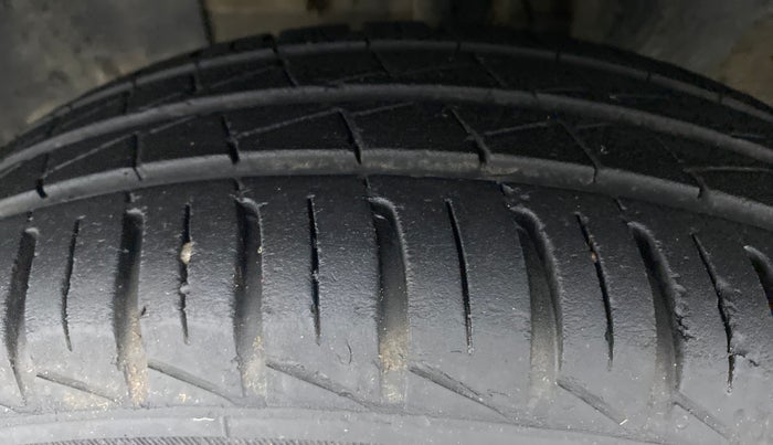 2021 Renault Kwid RXT, Petrol, Manual, 22,507 km, Left Front Tyre Tread