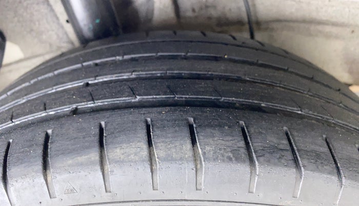 2015 Hyundai Elite i20 ASTA 1.2, Petrol, Manual, 33,624 km, Right Rear Tyre Tread