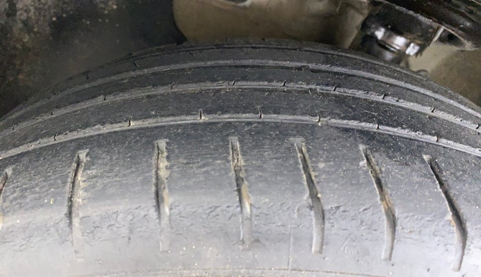 2015 Hyundai Elite i20 ASTA 1.2, Petrol, Manual, 33,624 km, Left Front Tyre Tread