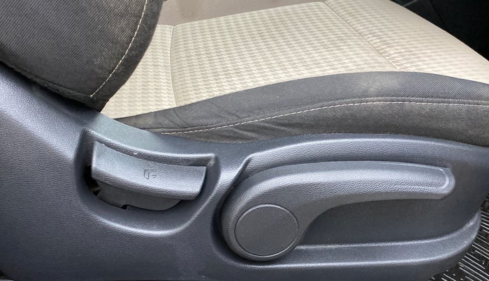 2018 Hyundai Elite i20 ASTA 1.2 (O), Petrol, Manual, 24,988 km, Driver Side Adjustment Panel