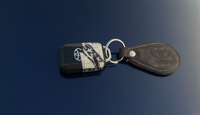 2021 Toyota Glanza G, Petrol, Manual, 35,512 km, Key Close Up