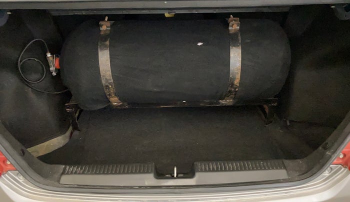 2019 Maruti Dzire LXI, CNG, Manual, 68,600 km, Boot Inside