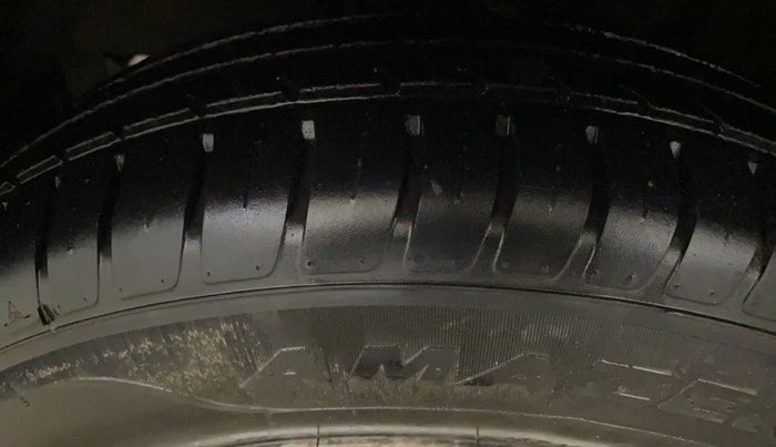 2019 Maruti Dzire LXI, CNG, Manual, 68,600 km, Left Front Tyre Tread
