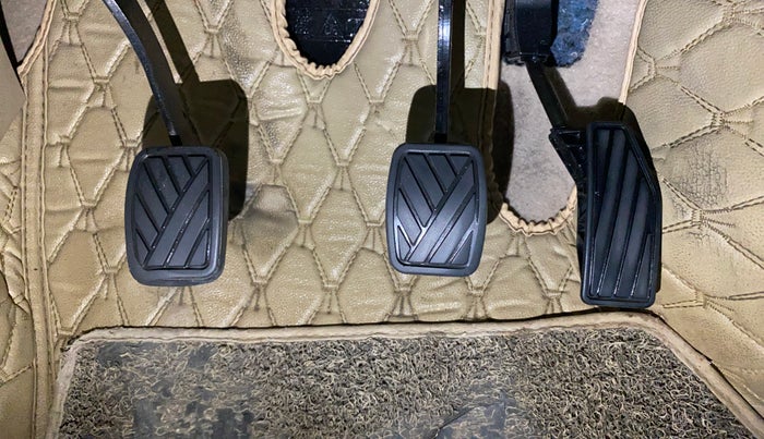 2019 Maruti Dzire LXI, CNG, Manual, 68,600 km, Pedals