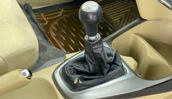 2013 Honda City S MT PETROL, Petrol, Manual, 96,271 km, Gear lever - Boot cover slightly torn