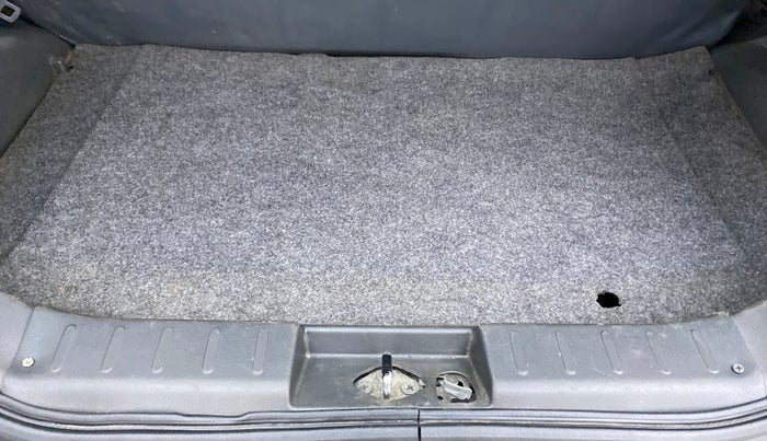 2017 Maruti Alto K10 VXI (O), Petrol, Manual, 42,259 km, Boot Inside