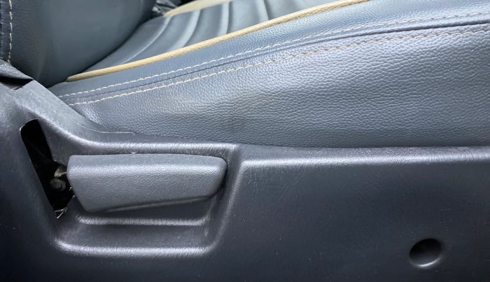 2017 Maruti Alto K10 VXI (O), Petrol, Manual, 42,259 km, Driver Side Adjustment Panel