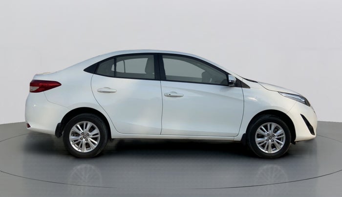 2018 Toyota YARIS V CVT, Petrol, Automatic, 34,644 km, Right Side View