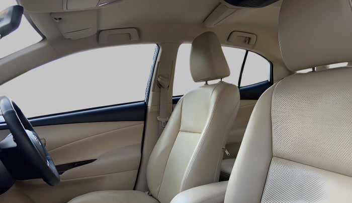 2018 Toyota YARIS V CVT, Petrol, Automatic, 34,644 km, Right Side Front Door Cabin