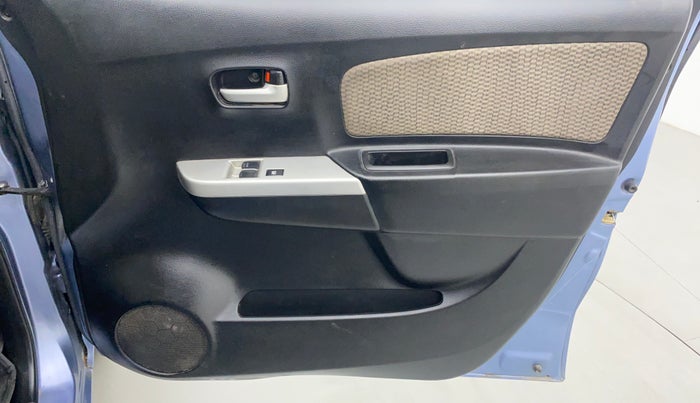 2014 Maruti Wagon R 1.0 LXI, Petrol, Manual, 33,016 km, Driver Side Door Panels Control