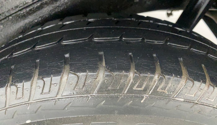 2014 Maruti Wagon R 1.0 LXI, Petrol, Manual, 33,016 km, Left Rear Tyre Tread