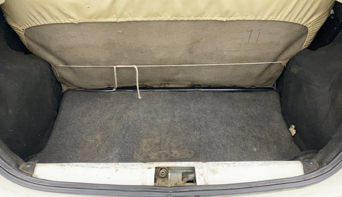 2015 Toyota Etios Liva G, Petrol, Manual, 96,553 km, Boot Inside