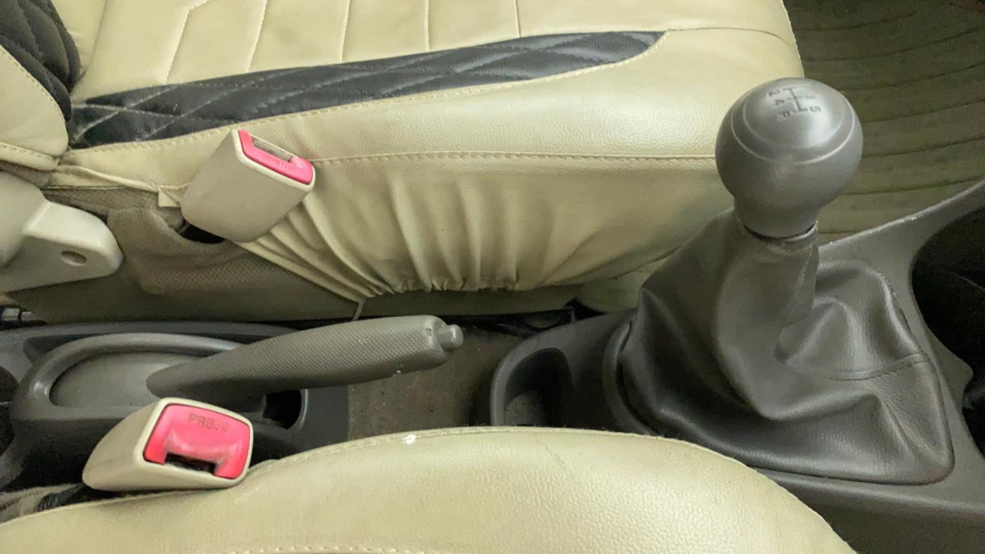 2015 Toyota Etios Liva G, Petrol, Manual, 96,553 km, Gear Lever