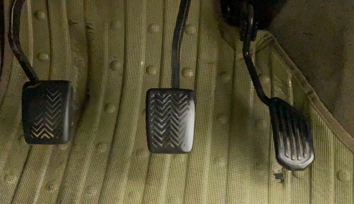 2015 Toyota Etios Liva G, Petrol, Manual, 96,553 km, Pedals