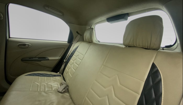 2015 Toyota Etios Liva G, Petrol, Manual, 96,553 km, Right Side Rear Door Cabin