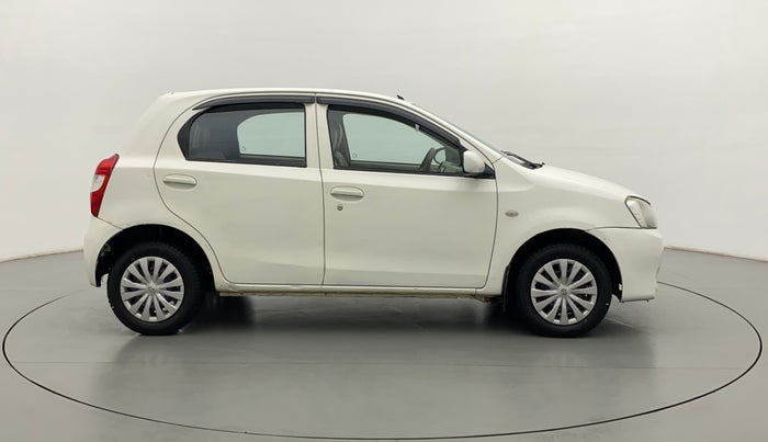 2015 Toyota Etios Liva G, Petrol, Manual, 96,553 km, Right Side View