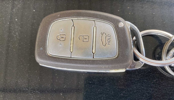 2014 Hyundai Grand i10 SPORTZ 1.2 KAPPA VTVT, Petrol, Manual, 28,066 km, Lock system - Keyless sensor not working