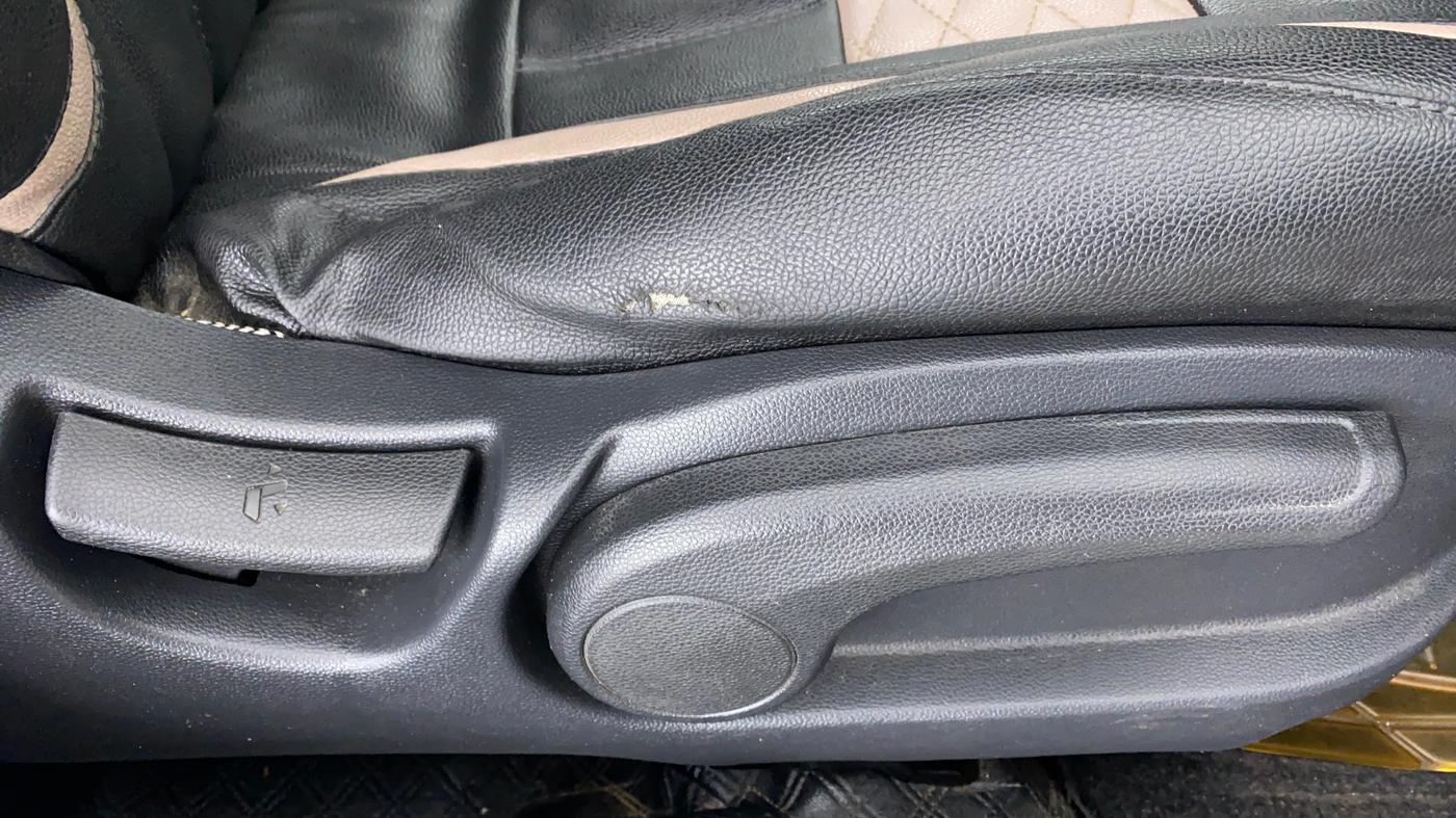 2015 Hyundai Elite i20 ASTA 1.2 (O), Petrol, Manual, 72,417 km, Driver Side Adjustment Panel