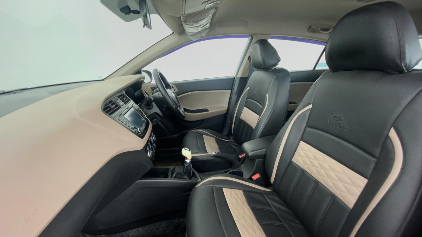 2015 Hyundai Elite i20 ASTA 1.2 (O), Petrol, Manual, 72,417 km, Right Side Front Door Cabin