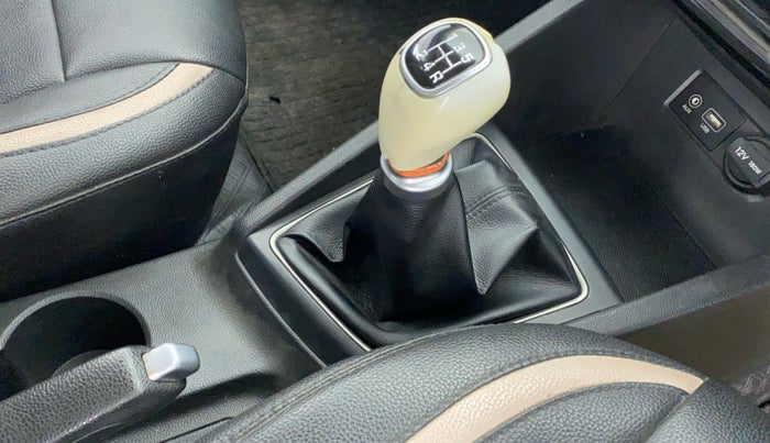 2015 Hyundai Elite i20 ASTA 1.2 (O), Petrol, Manual, 72,417 km, Gear lever - Boot cover slightly torn