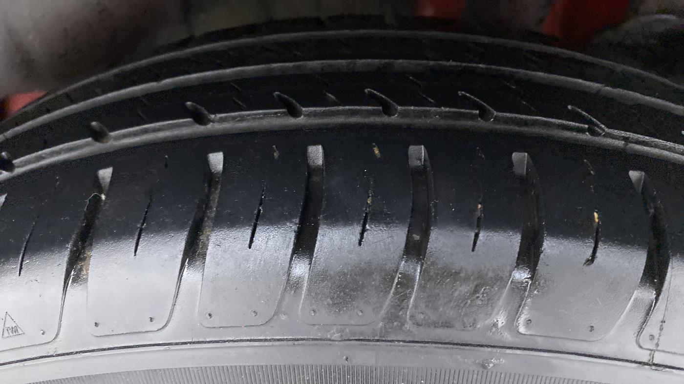 2020 Maruti Swift VXI, Petrol, Manual, 17,816 km, Left Rear Tyre Tread