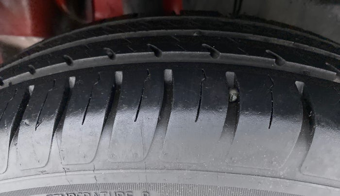2020 Maruti Swift VXI, Petrol, Manual, 17,816 km, Right Rear Tyre Tread