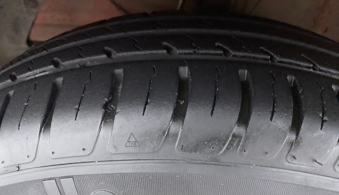 2020 Maruti Swift VXI, Petrol, Manual, 17,816 km, Left Front Tyre Tread