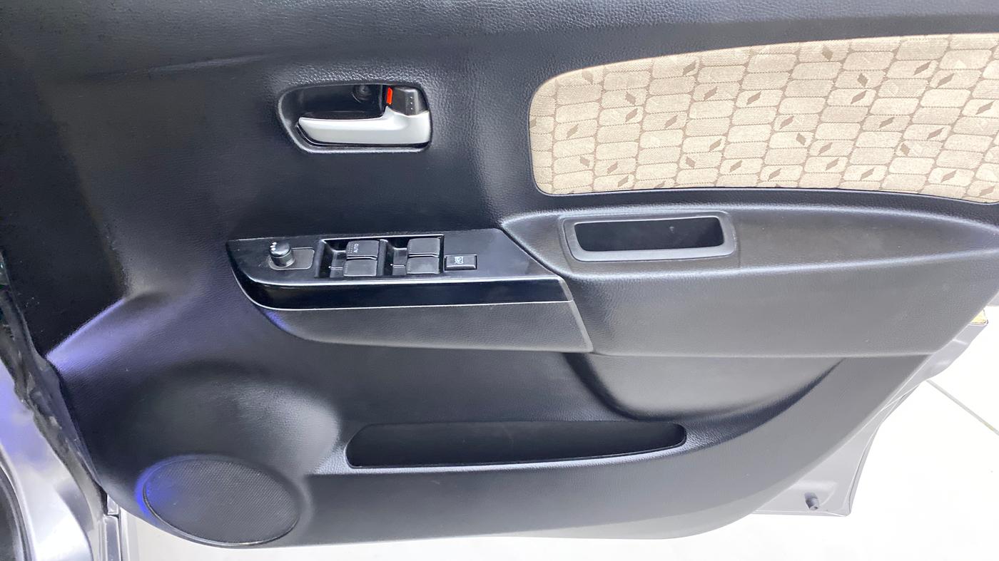 2017 Maruti Wagon R 1.0 VXI+ AMT, Petrol, Automatic, 54,469 km, Driver Side Door Panels Control