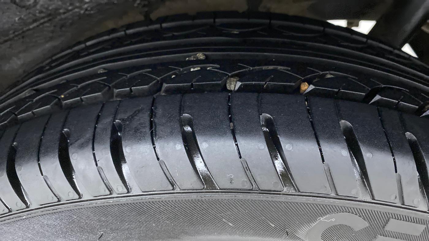 2017 Maruti Wagon R 1.0 VXI+ AMT, Petrol, Automatic, 54,469 km, Left Rear Tyre Tread