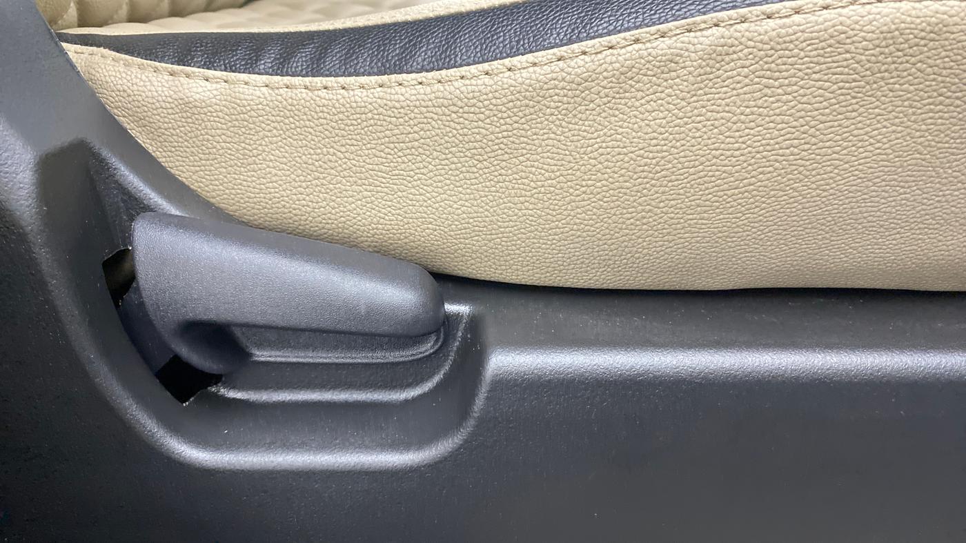 2017 Maruti Wagon R 1.0 VXI+ AMT, Petrol, Automatic, 54,469 km, Driver Side Adjustment Panel