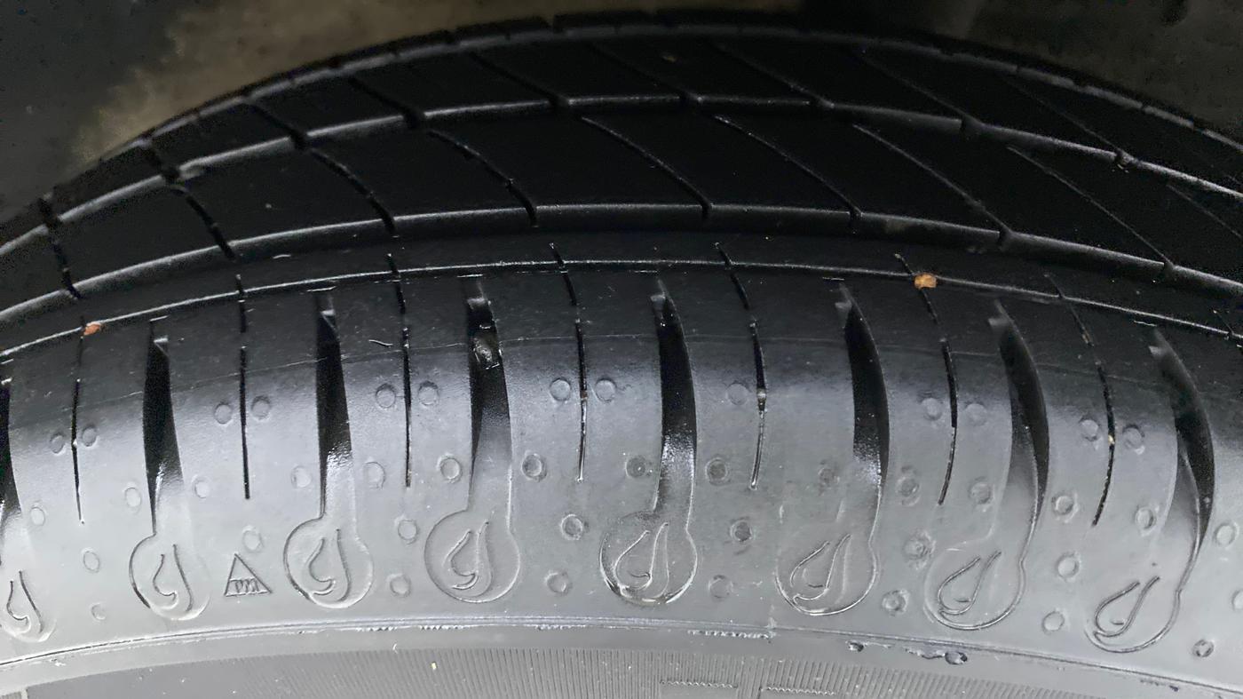 2022 Renault Kwid 1.0 CLIMBER OPT AMT, Petrol, Automatic, 7,969 km, Left Rear Tyre Tread