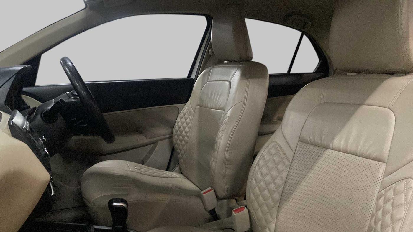 2019 Maruti Dzire VXI AMT, Petrol, Automatic, 41,921 km, Right Side Front Door Cabin