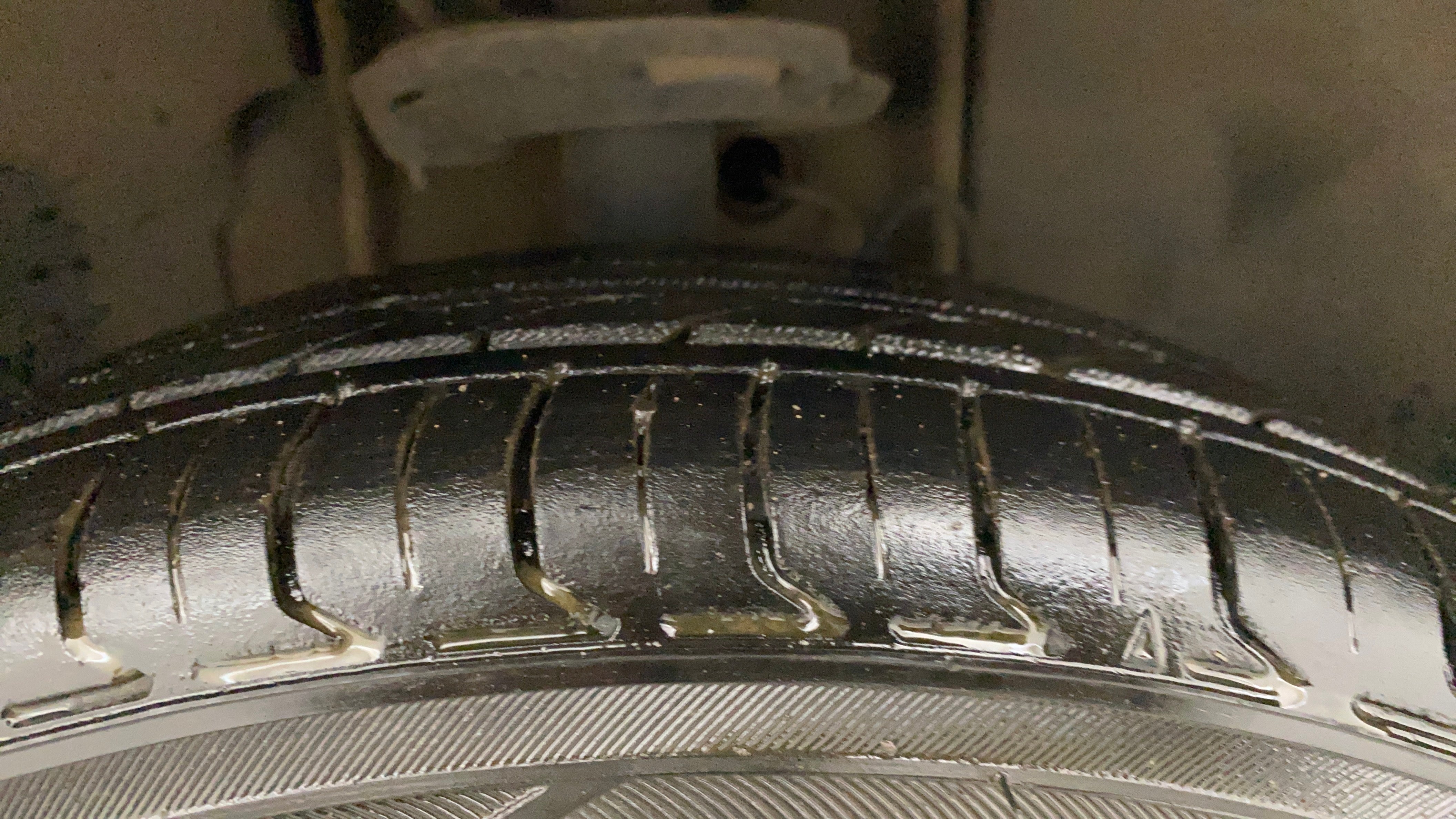camera-Right-Front-Tyre-Tread