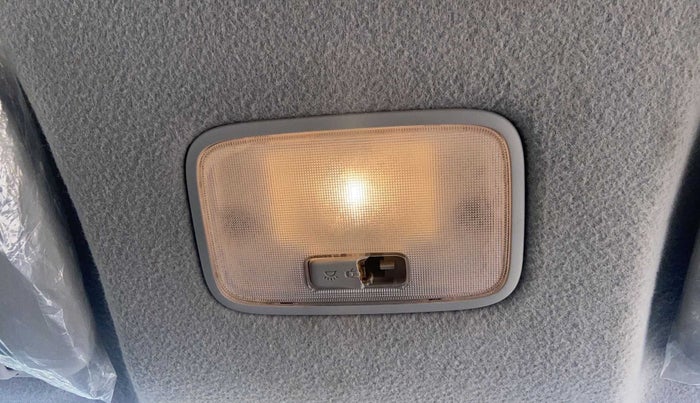 2020 Hyundai AURA SX 1.2, Petrol, Manual, 37,236 km, Ceiling - Roof light switch minor crack