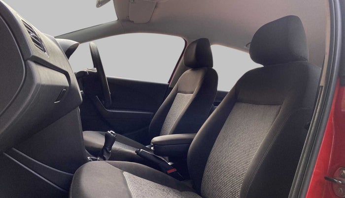 2018 Volkswagen Polo COMFORTLINE 1.0 PETROL, Petrol, Manual, 66,107 km, Right Side Front Door Cabin