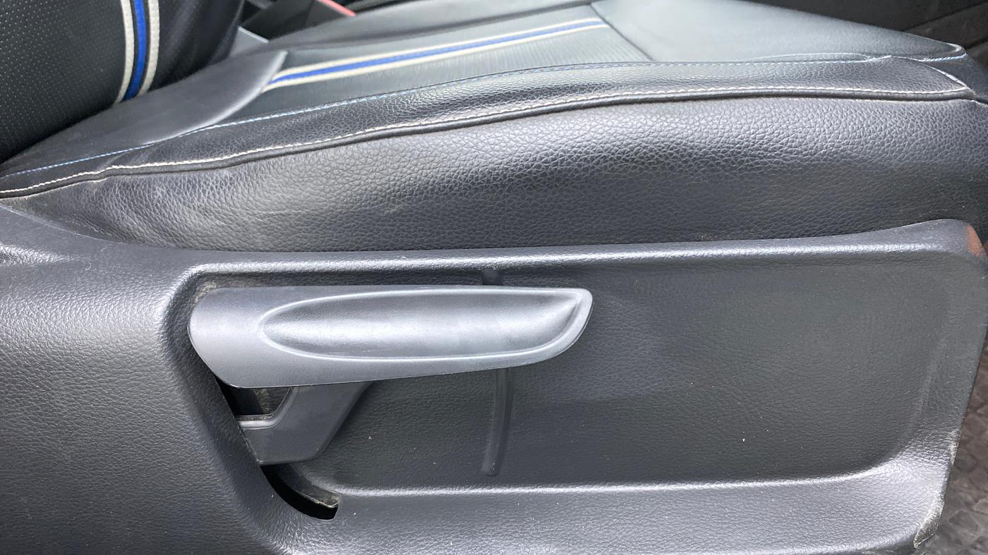 2019 Volkswagen Polo COMFORTLINE  CUP EDITION, Petrol, Manual, 36,003 km, Driver Side Adjustment Panel