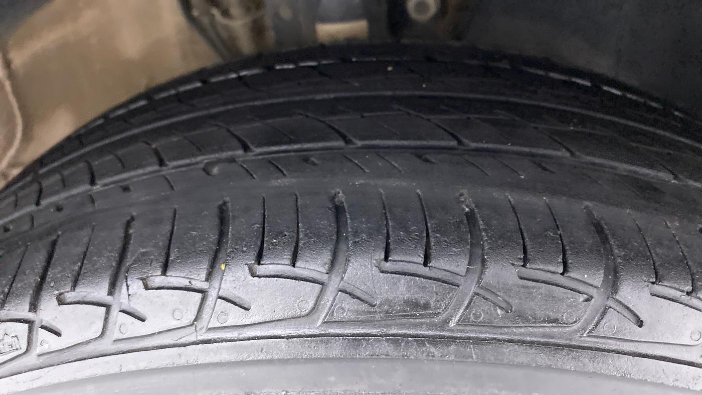 2019 Volkswagen Polo COMFORTLINE  CUP EDITION, Petrol, Manual, 36,003 km, Right Front Tyre Tread