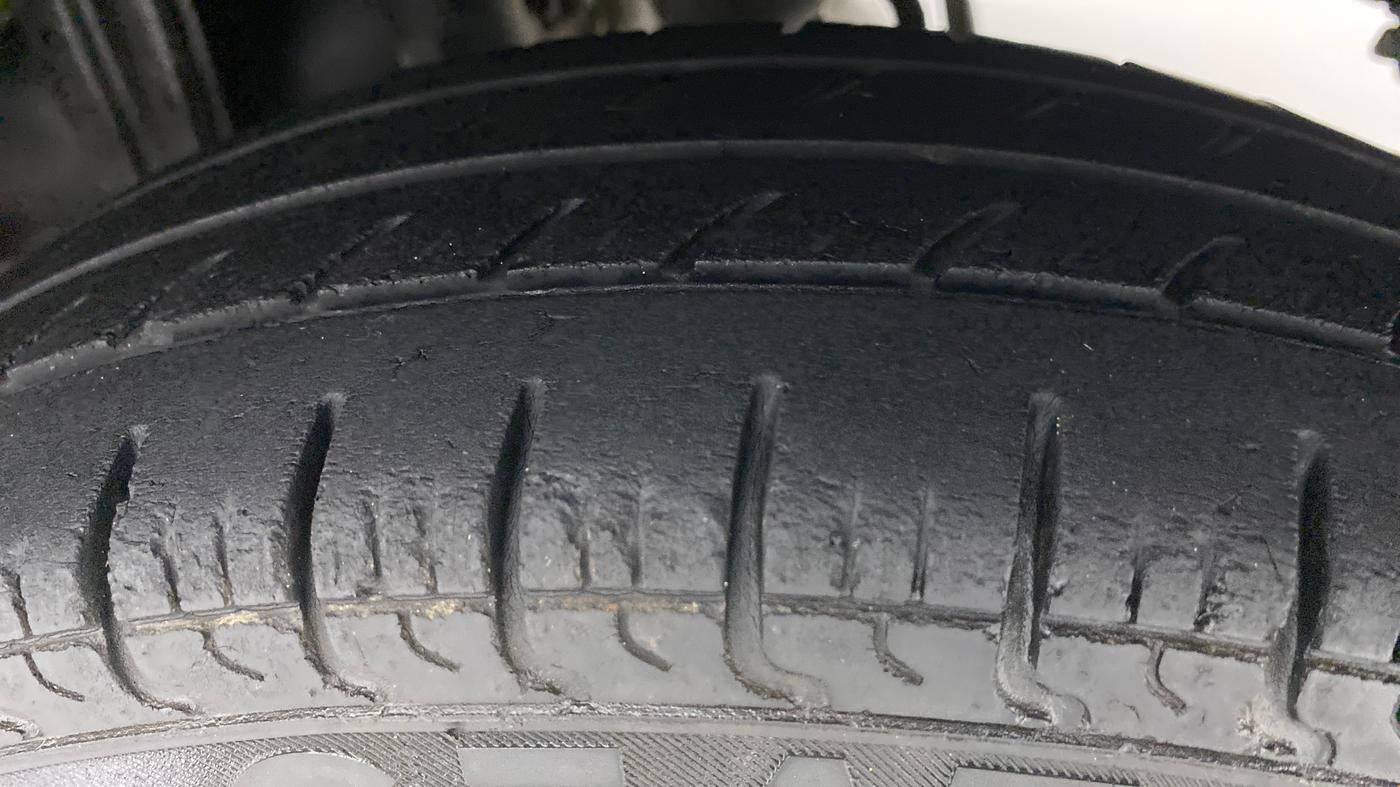 2016 Maruti Alto 800 LXI, Petrol, Manual, 55,109 km, Left Rear Tyre Tread