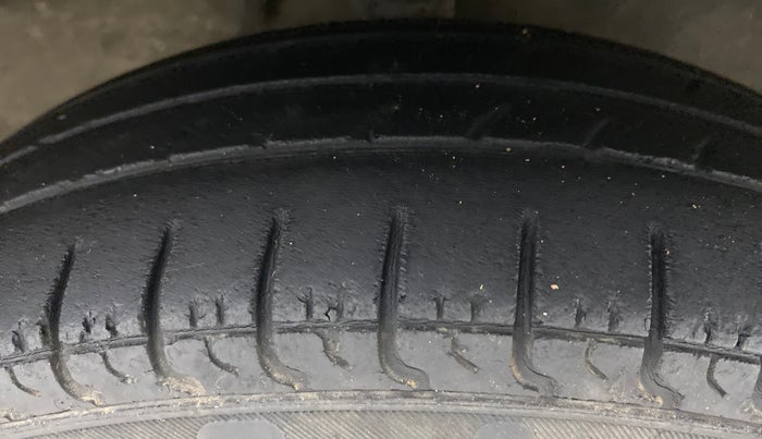 2016 Maruti Alto 800 LXI, Petrol, Manual, 55,109 km, Right Front Tyre Tread