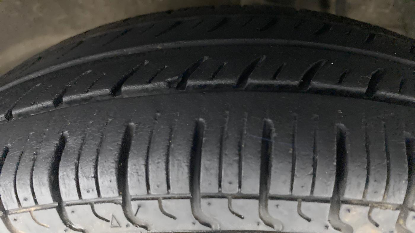 2016 Maruti Alto 800 LXI, Petrol, Manual, 55,109 km, Left Front Tyre Tread