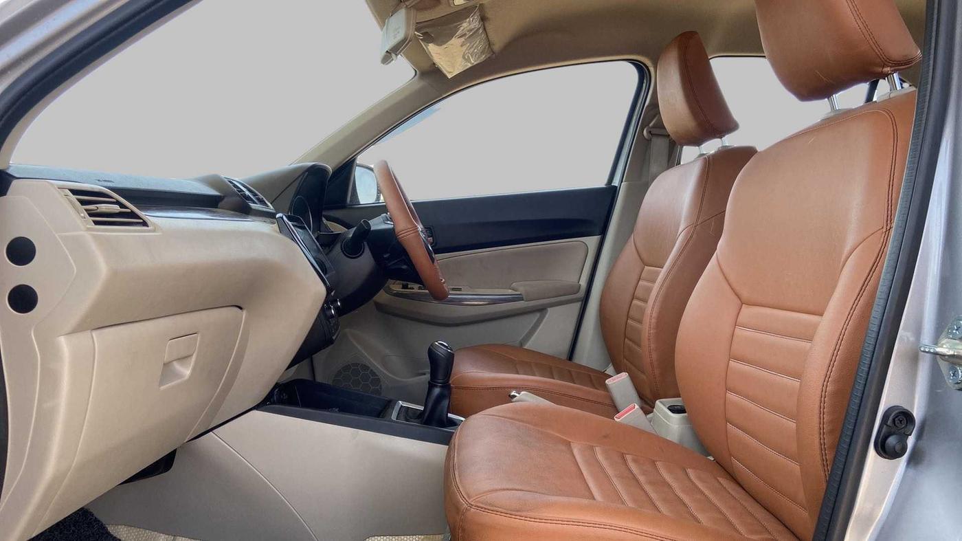 2022 Maruti Dzire ZXI CNG, CNG, Manual, 24,946 km, Right Side Front Door Cabin