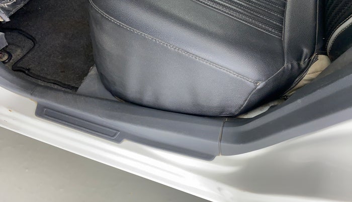 2019 Maruti Alto K10 VXI P, Petrol, Manual, 53,883 km, Left running board - Cladding has minor damage