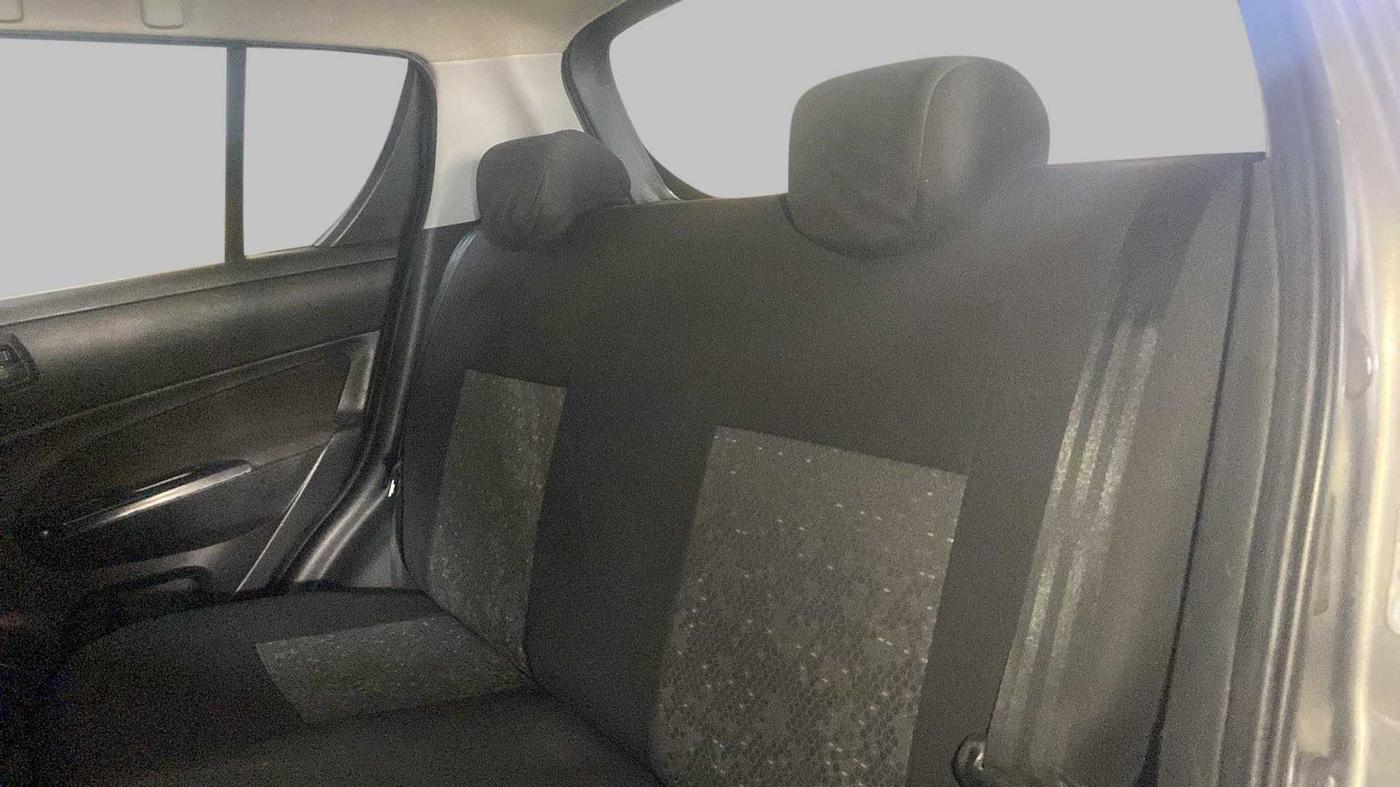 2013 Maruti Swift VXI, Petrol, Manual, 76,959 km, Right Side Rear Door Cabin