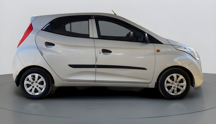 2018 Hyundai Eon MAGNA +, Petrol, Manual, 21,383 km, Right Side View